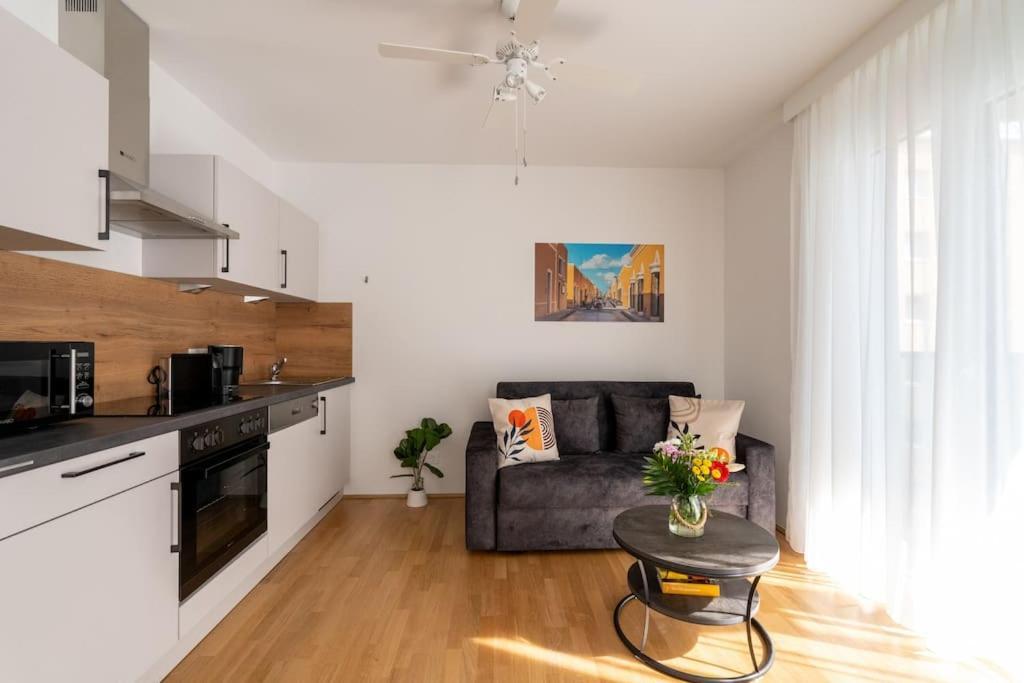 Sunny 1Br Home With Balcony By Hm Wiedeń Zewnętrze zdjęcie